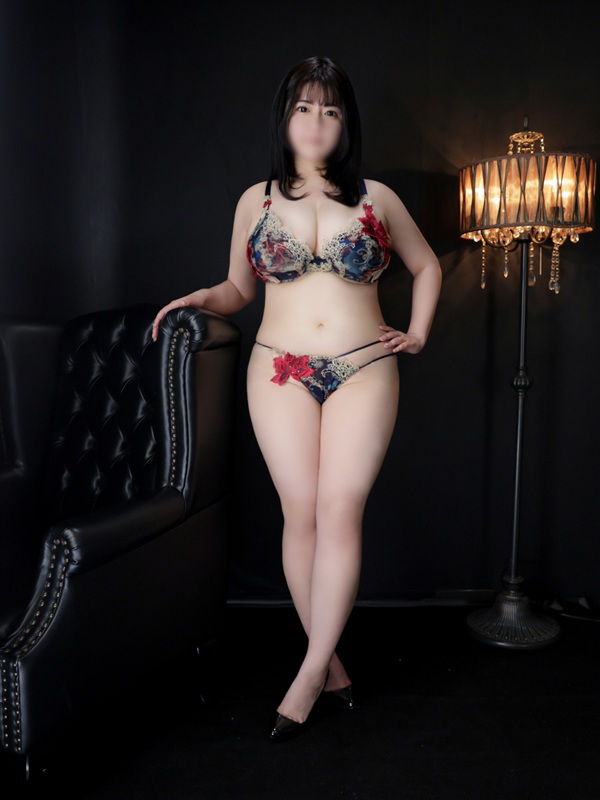 新宿巨乳痴女デリヘル　BIG TITS RIRI